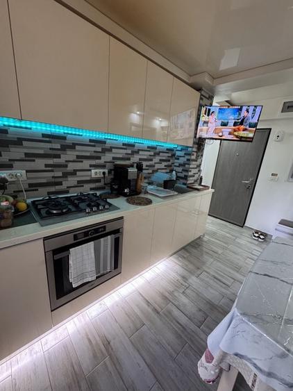 Apartament cu 3 camere decomandat în City Park Mall