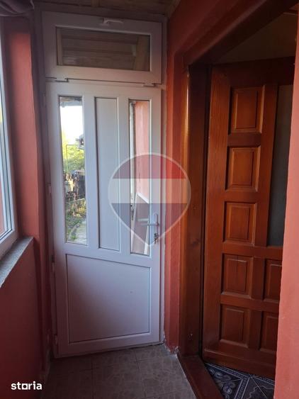 Casă cu 7 camere cu Teren 826 Mp în Provița de Sus