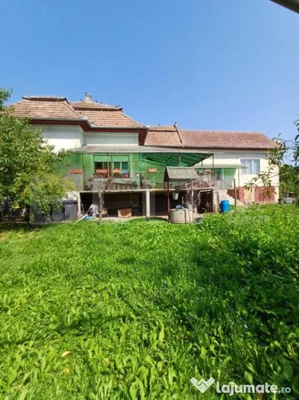 Casă cu 4 camere cu Teren 1860 Mp în Câmpia Turzii