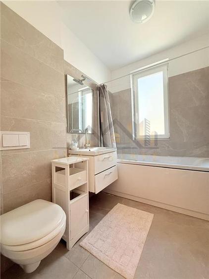 Apartament cu 3 camere semidecomandat, mobilat în Dumbrăvița