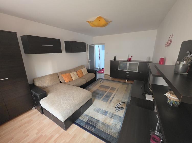 Apartament cu 2 camere decomandat în Lotrioara