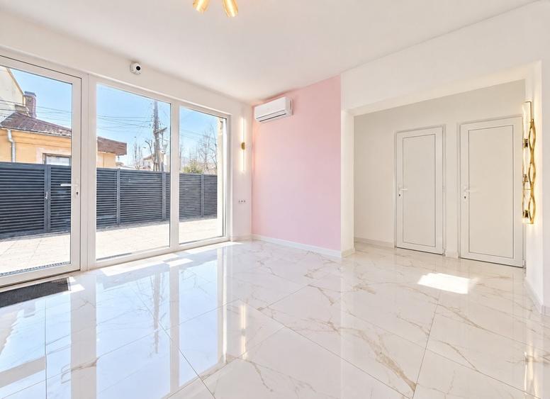 Casă cu 4 camere cu Teren 40 Mp în Ultracentral