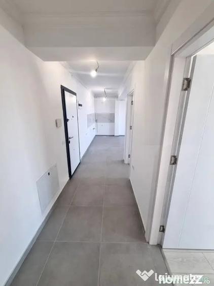 Apartament cu 3 camere decomandat în Energia