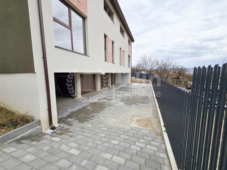 Duplex cu 4 camere cu Canalizare în Iris