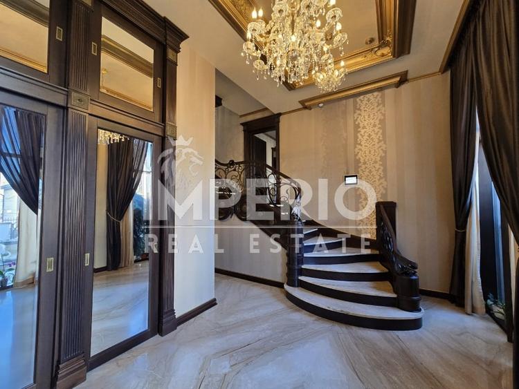 Casă individuală cu 10 camere cu Piscina în Andrei Mureșanu
