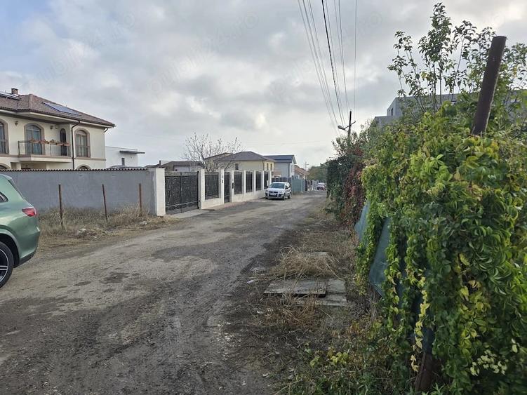 Teren de 700 mp, în Palazu Mare
