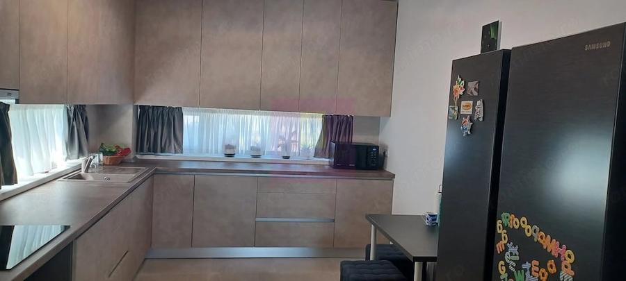 Casă cu 4 camere cu Teren 608 Mp în Săbăreni