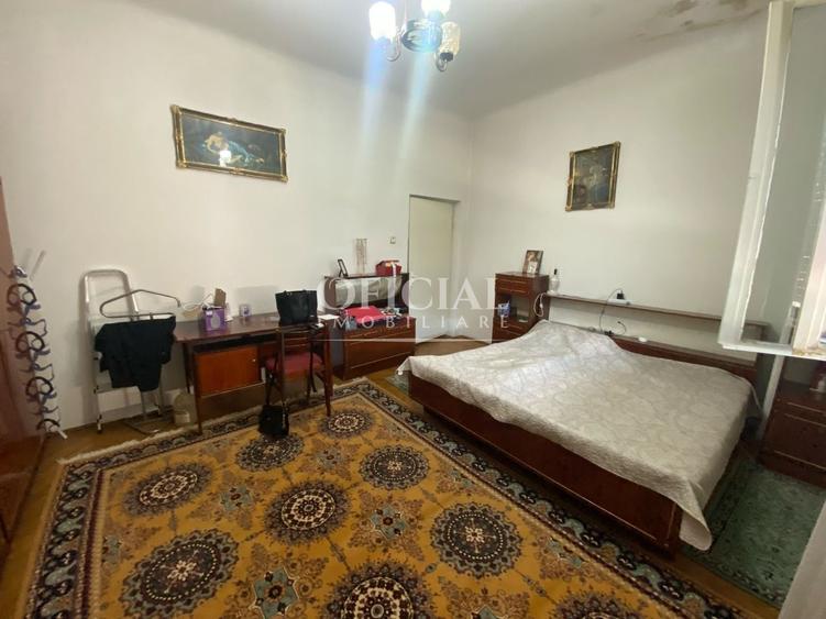 Casă individuală cu 3 camere cu Canalizare în Dâmbul Rotund