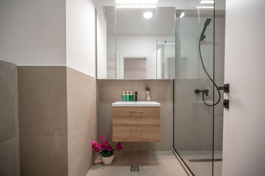 Apartament cu 2 camere decomandat în Mamaia-Sat