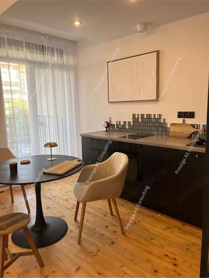 Apartament cu 2 camere semidecomandat, mobilat în Soarelui