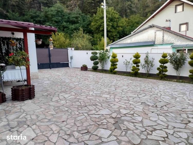 Casă cu 5 camere cu Teren 314 Mp în Central