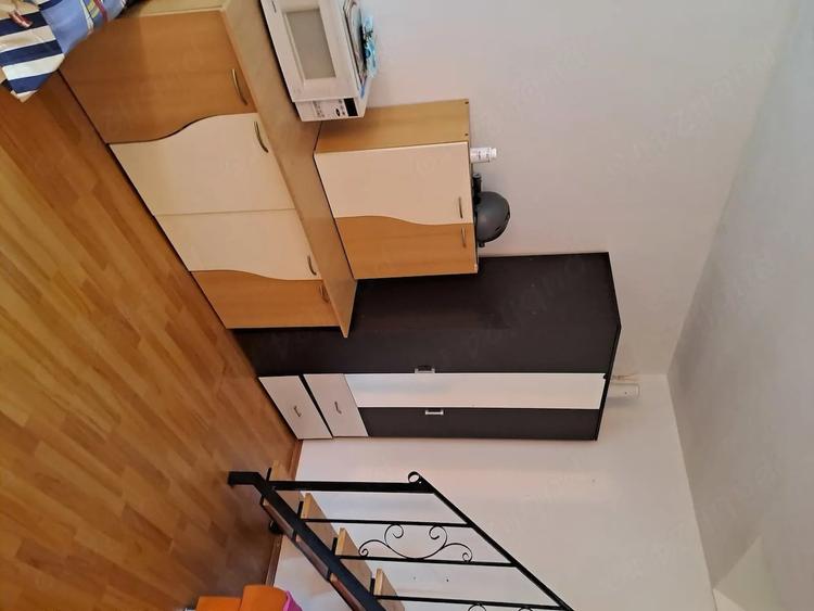Apartament cu 3 camere semidecomandat în Gării