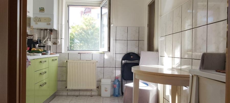 Apartament cu 3 camere semidecomandat în Șagului