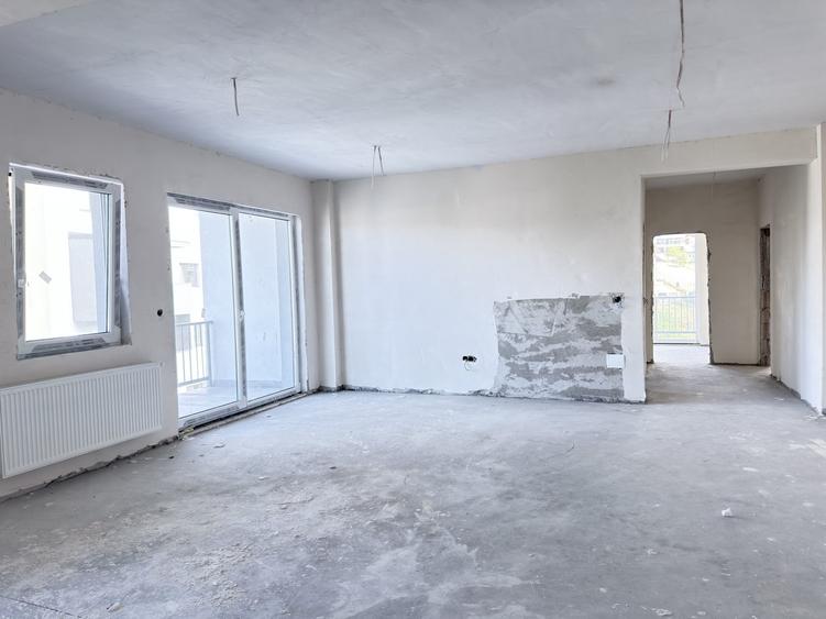 Apartament cu 4 camere decomandat în Central