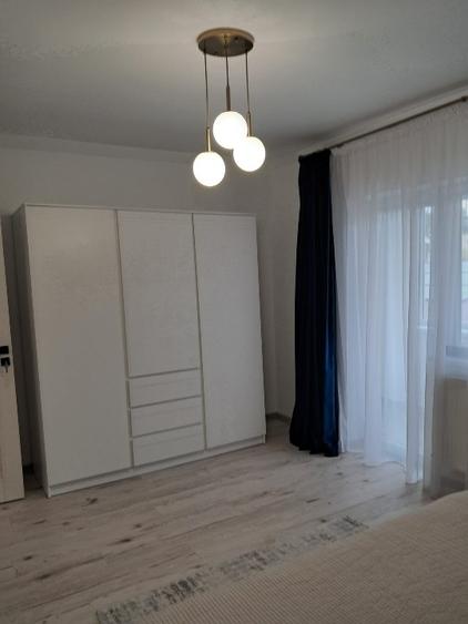 Apartament cu 3 camere decomandat, mobilat în Central