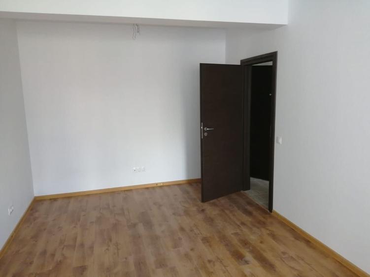 Apartament cu 3 camere decomandat în Brâncoveanu