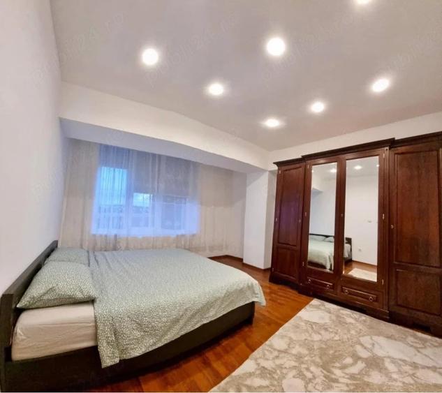 Apartament cu 2 camere decomandat în Micro 17