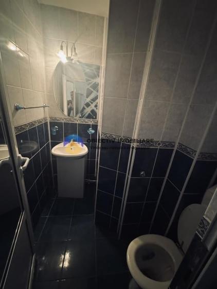 Birou, de 25.969999313354 mp, în Central
