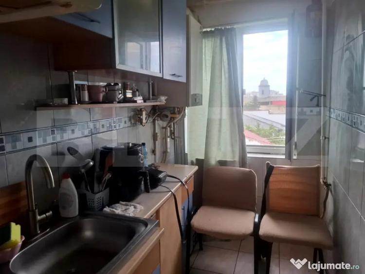 Apartament 2 camere decomandat Strada 9 Mai, zona lini? - 12