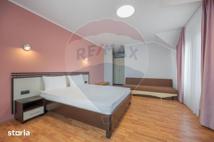 Casă cu Teren 5375 Mp în Sânmartin