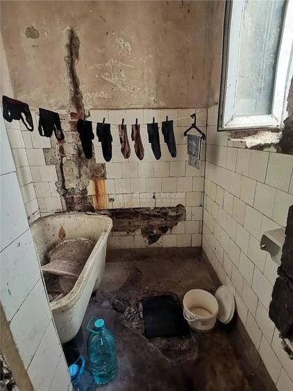Apartament cu 2 camere decomandat în Universitate
