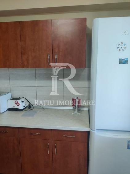Apartament cu 3 camere decomandat, mobilat în Cetății