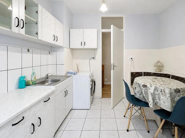 Apartament cu 2 camere semidecomandat în Girocului