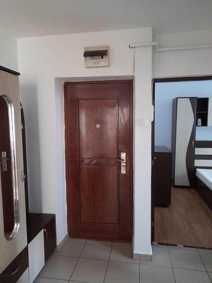 Apartament cu 2 camere decomandat în Precista