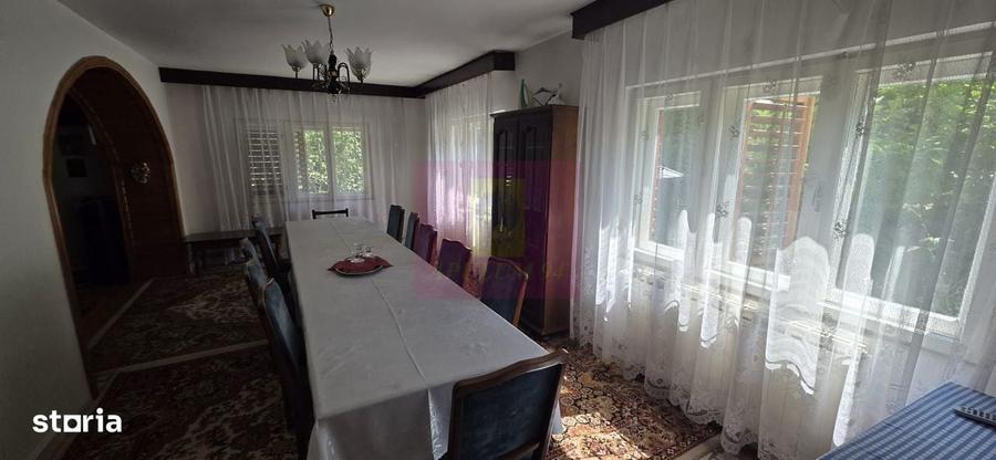 Casă cu 4 camere în Breaza de Sus