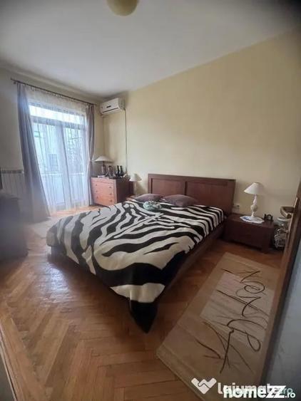 Apartament cu 3 camere semidecomandat în Peninsula