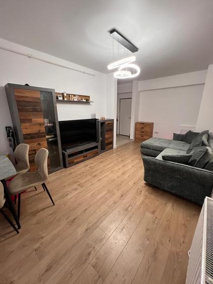 Apartament cu 2 camere semidecomandat, mobilat în Parcul Carol