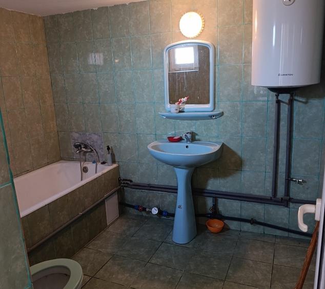 Casă individuală cu 5 camere cu Canalizare în Maglavit