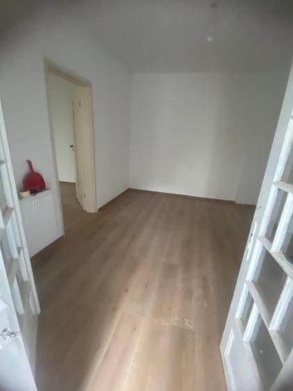 Casă individuală cu 3 camere cu Canalizare în Floreasca