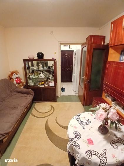 Apartament cu 2 camere semidecomandat în Rahova