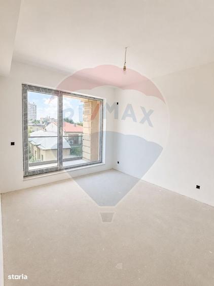 Apartament cu 3 camere în 1 Mai