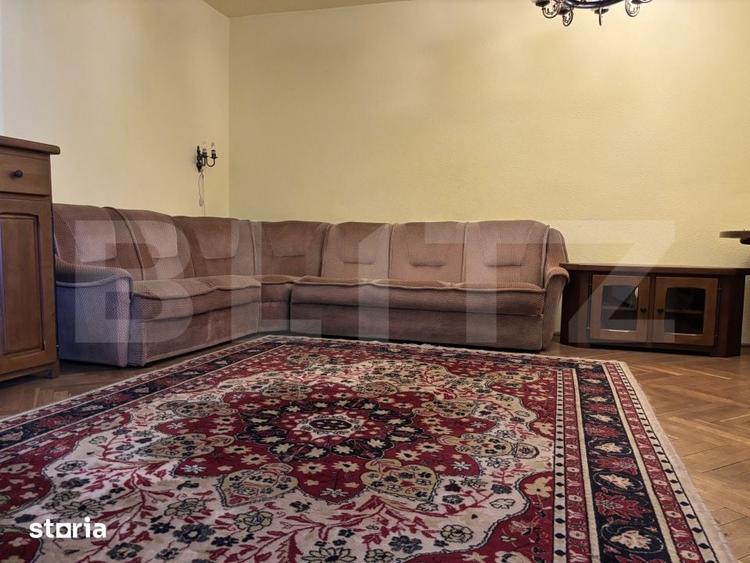 Apartament cu 3 camere decomandat în Central