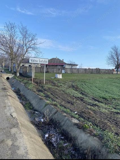 Teren de 19201 mp, în Valea Satului