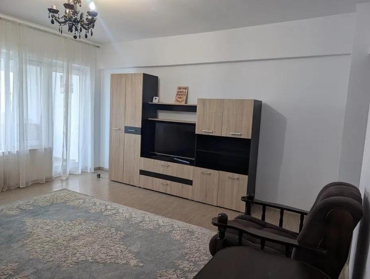 Apartament cu 2 camere decomandat, mobilat în Centru Civic