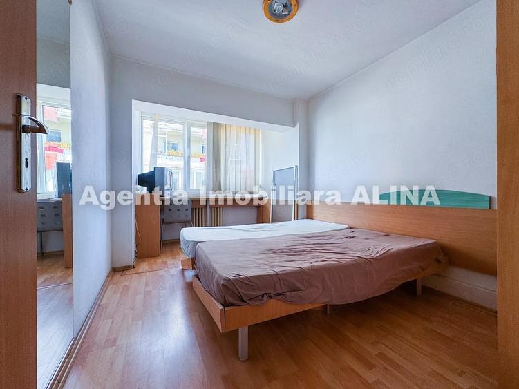 Apartament cu 4 camere decomandat în Decebal