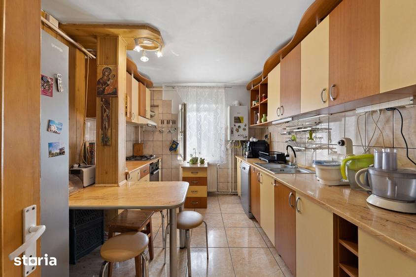 Apartament cu 3 camere în Alfa