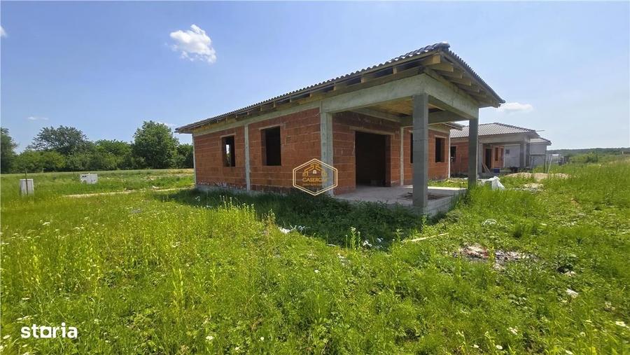 Casă cu 4 camere în Bercu Roșu