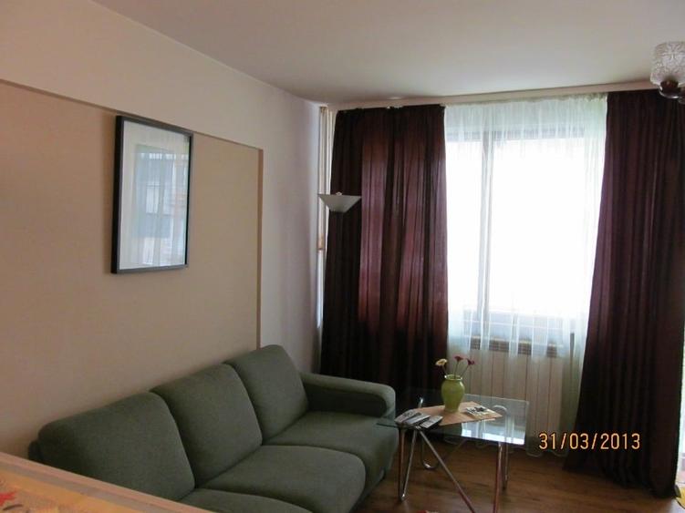 Apartament cu 2 camere decomandat, mobilat în Universitate