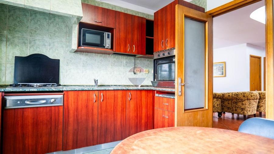 Casă individuală cu 3 camere cu Teren 350 Mp în Periferie