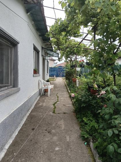 Casă cu 5 camere cu Teren 548 Mp în Eforie