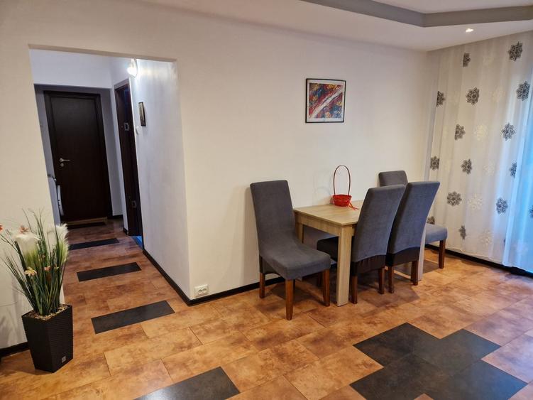 Apartament cu 3 camere semidecomandat în Miroslava