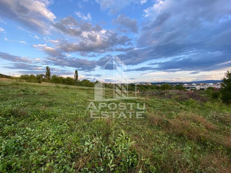 Teren Construcții intravilan de 1357 mp, în Nord