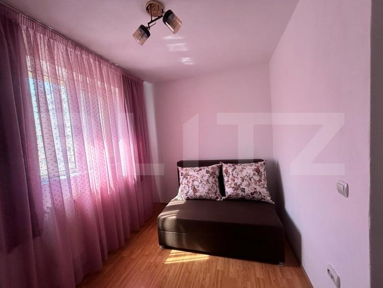 Apartament cu 2 camere semidecomandat, mobilat în Decebal