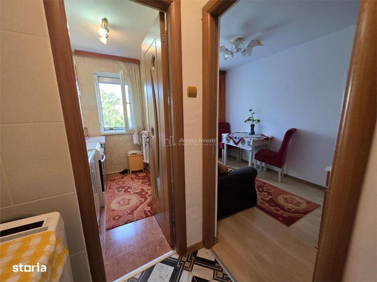 Apartament cu 3 camere semidecomandat în Crâng
