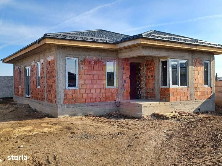 Casă cu 4 camere în Dragomirești-Vale