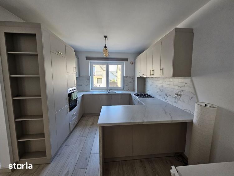 Casă cu 4 camere cu Teren 250 Mp în Ipotești